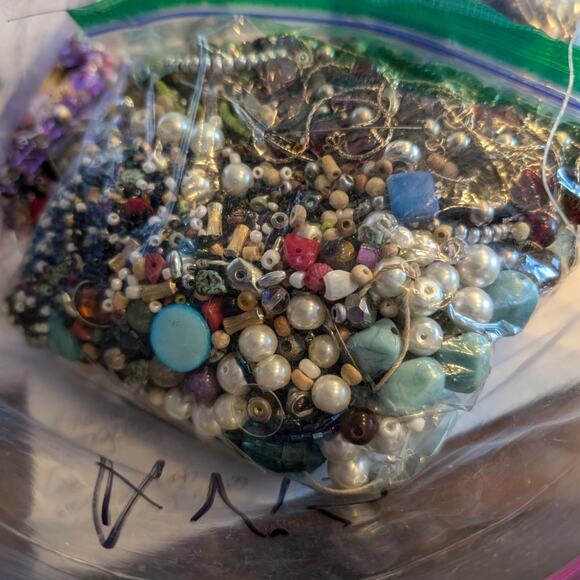Jewelry Lot Avis Repurpose Bag 4 Plus Lbs Beads/Craft/Repurpose Pieces - Picture 10 of 12